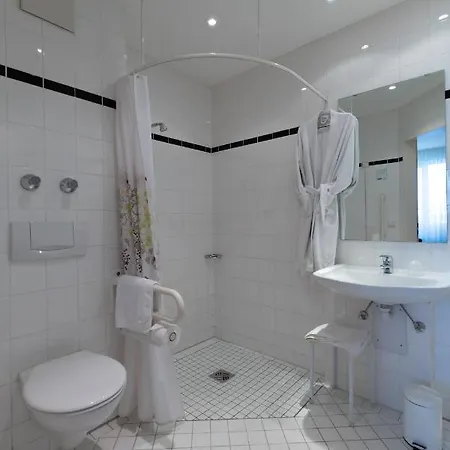 فندق Bon Prix 3*