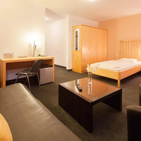 Hotel Bon Prix 3*