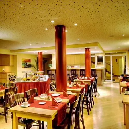 فندق Bon Prix 3*